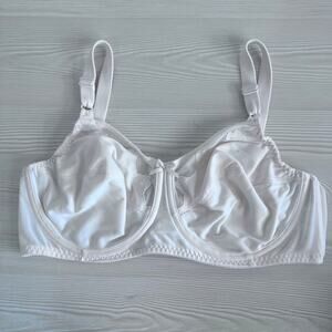 Bali Womens Full Coverage Bra 40D Cream Unlined Underwire Mesh Adjustable Straps